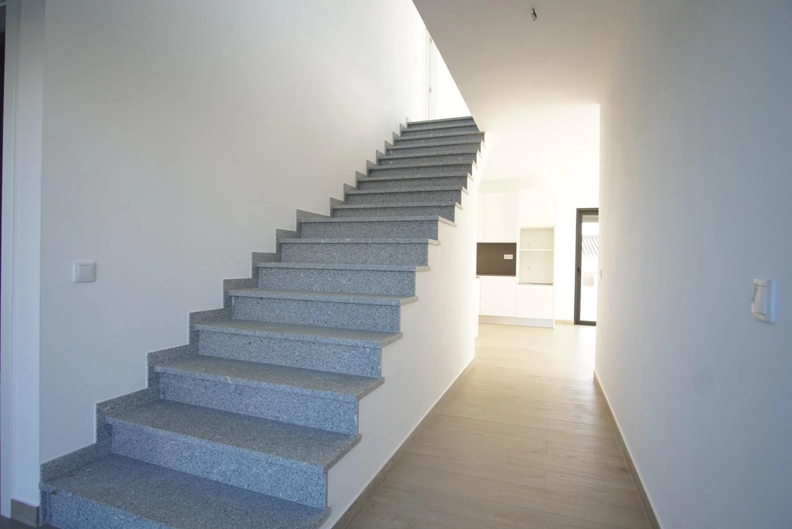 Escadas interiores do lote 63